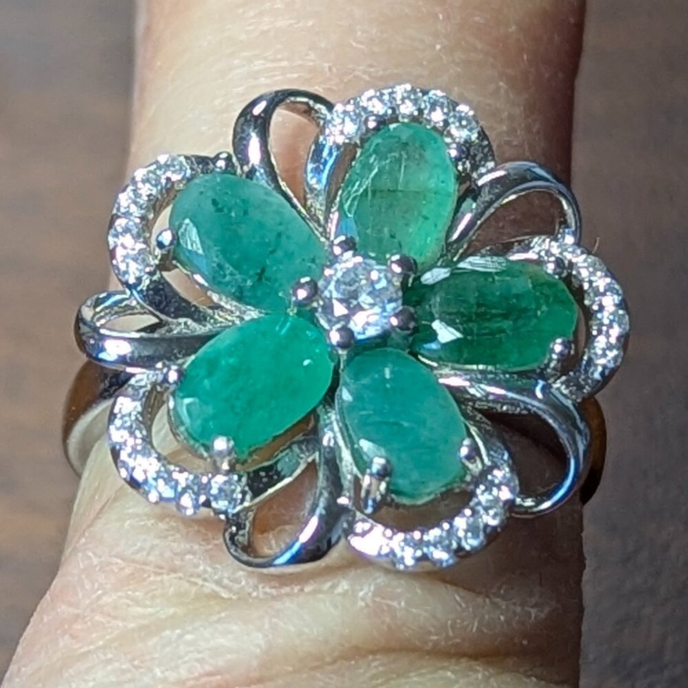 Ring Emerald with CZ Accents 925 Size 7 GORGEOUS!